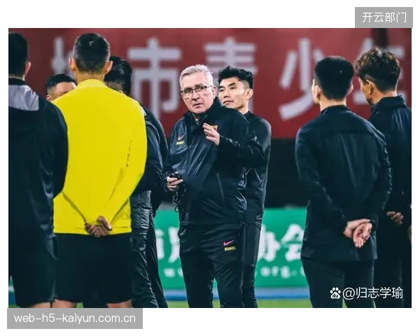 主力门将位置的竞争依然开放，奥科耶与乌佐霍谁能最终出任首发，将取决于备战期的状态稳定性。